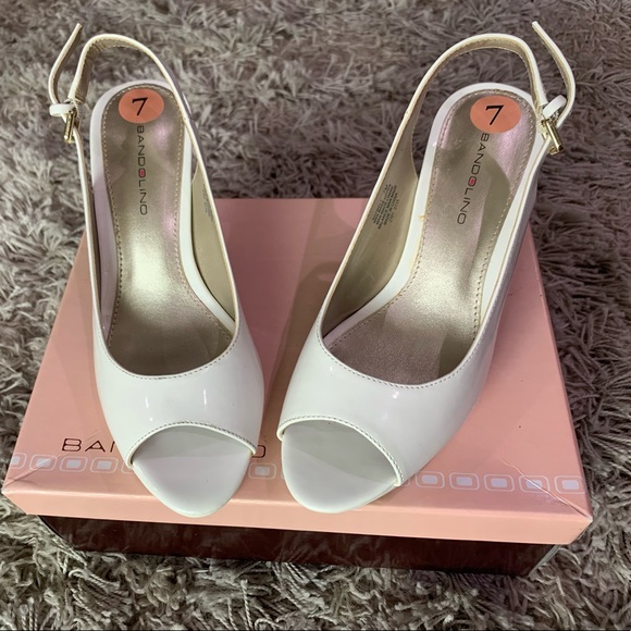 New With Box - Size 7 White Heels - Brand Bandolino - Picture 1 of 3